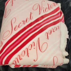 Victoria's Secret COZY Pink and Red Plush Throw